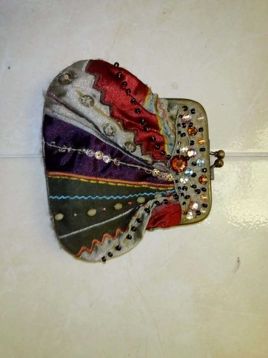 porta moedas senhora muito antigos em bom estado