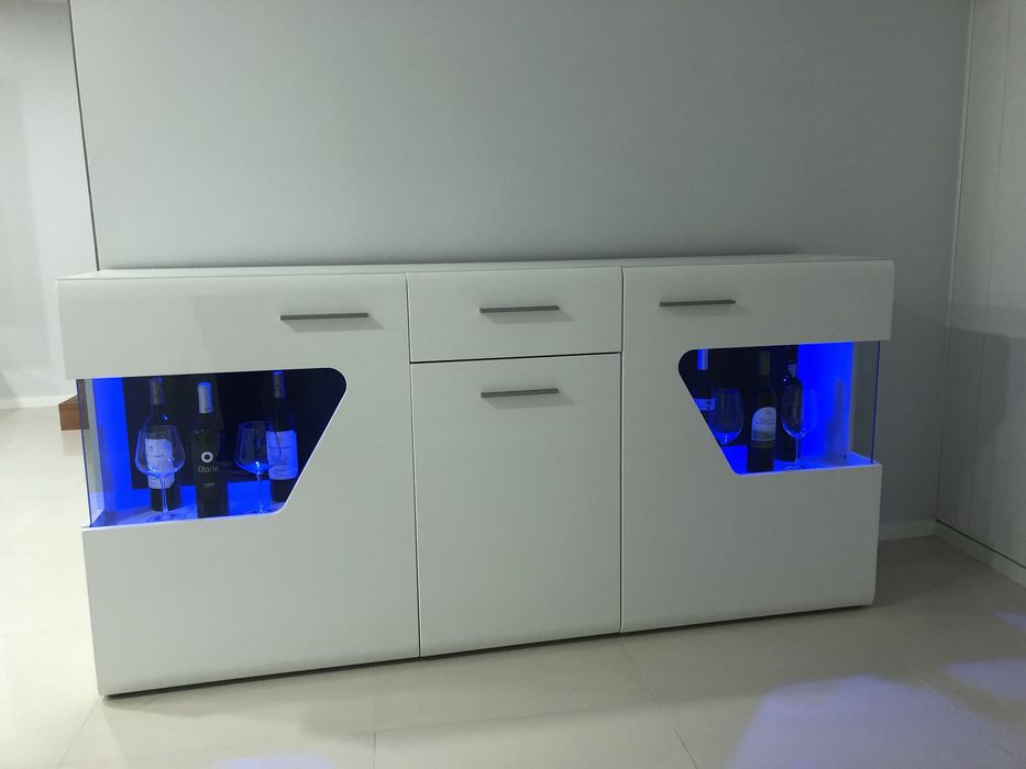 Arrendar Quarto Solteira em Moradia T3, com acesso à casa toda.