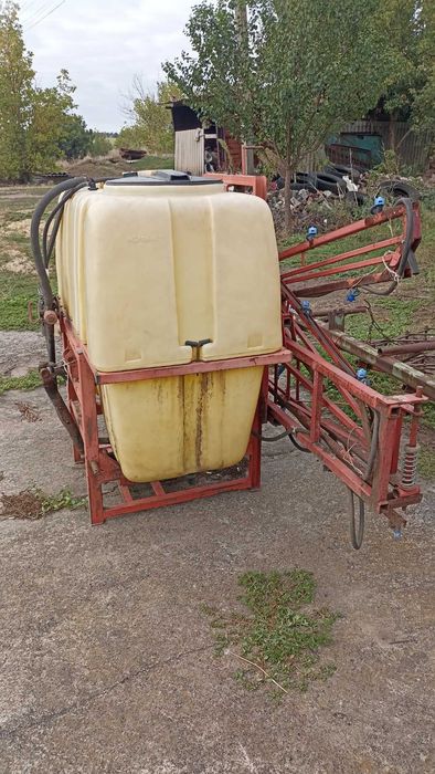 Оприскувач польський