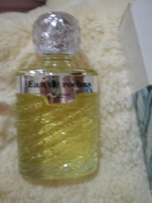 Eau de Rochas original na embalagem