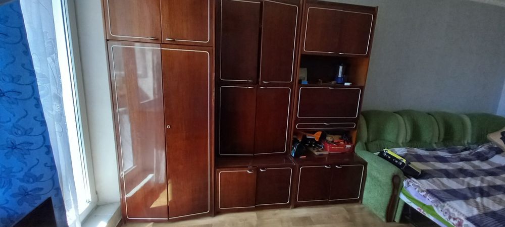 Стінка дерев'яна