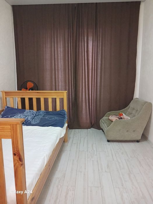 Сдам студию  большую на Боровского ЖК Золотые столбы,свет есть всегда