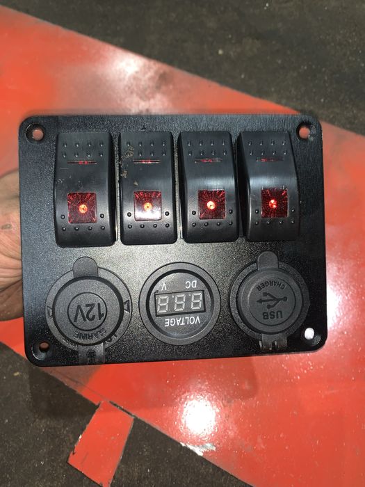 Включателі на трактор