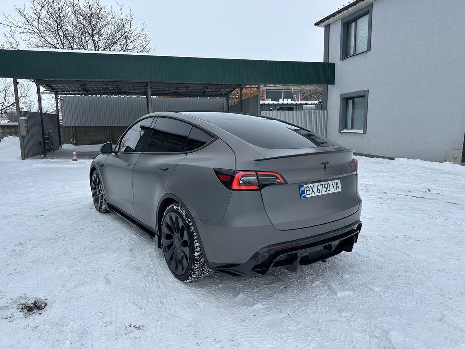 Tesla Model Y 2023