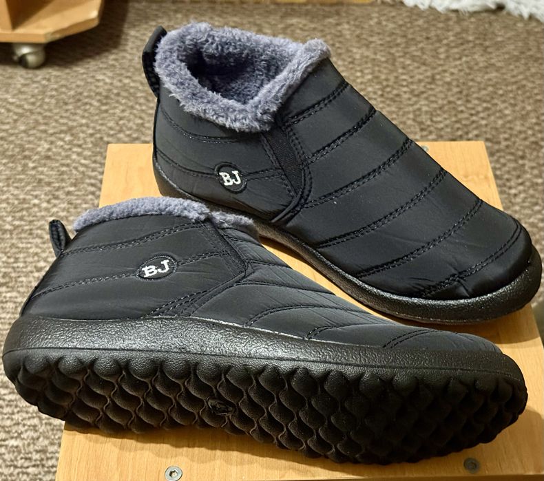 Взуття 43 розмір