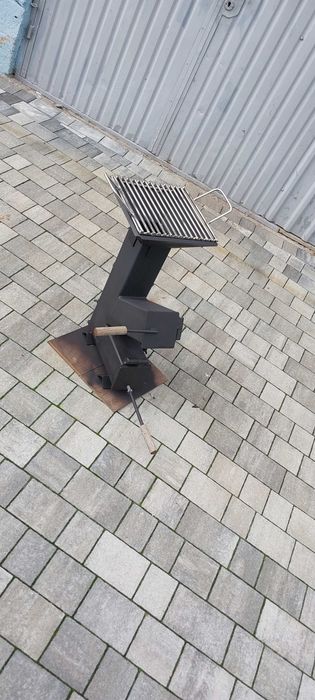 Piec rakietowy. Grill na działke .Ryby .Biwak