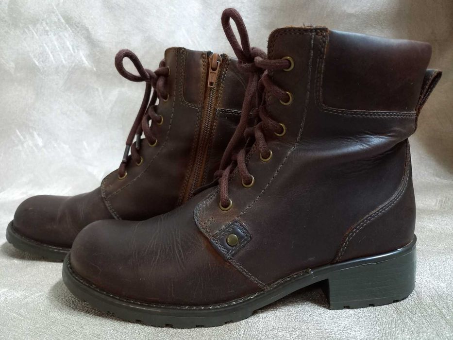 Демісезонні черевики Clarks.