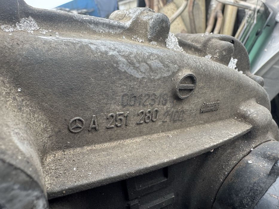 Продам роздатку Мерседес мл 164 оригинал 3.0д