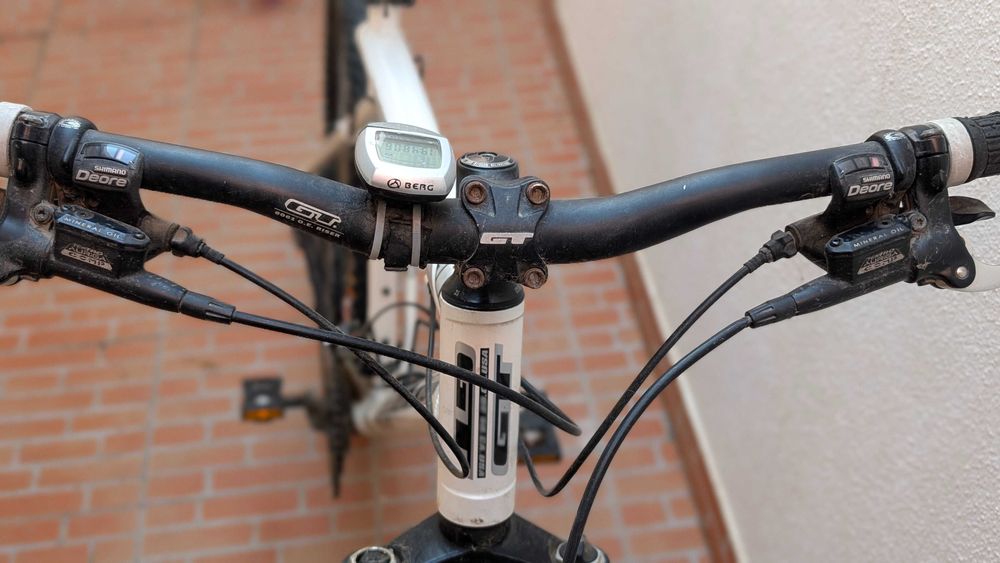 Bicicleta GT Avalanche 1.0