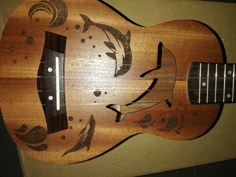 Ukulele soprano golfinho