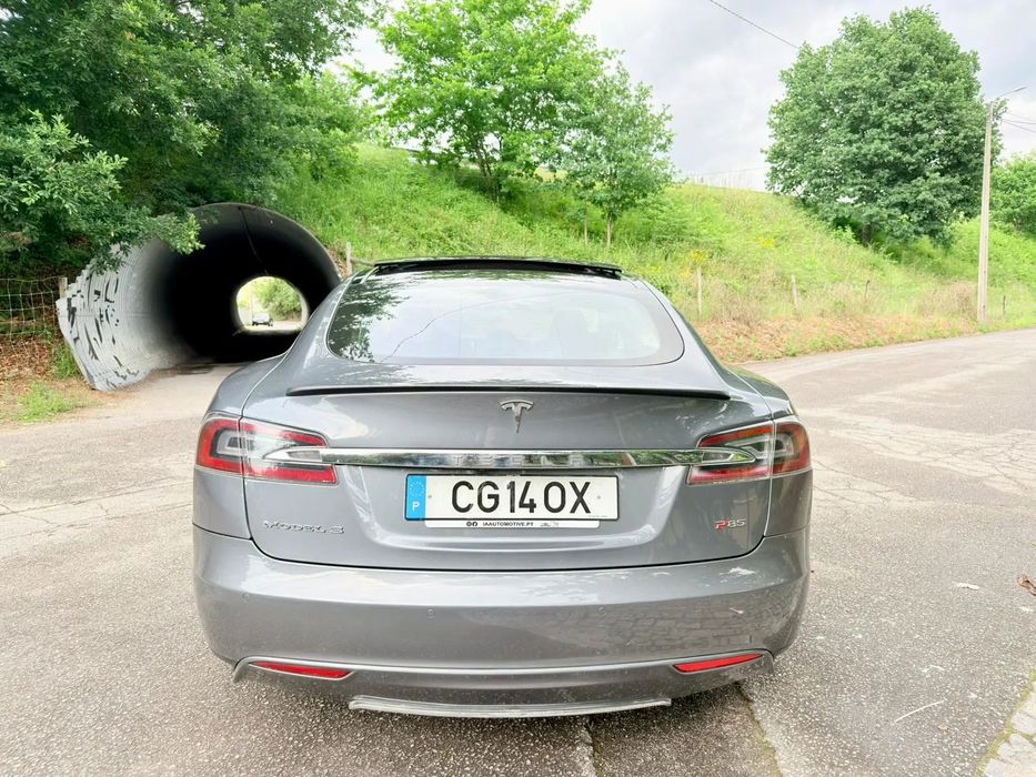 Tesla Model S 85 Perfomance