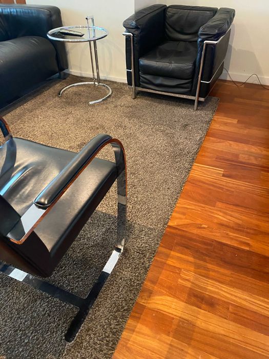 Tapete , pelo curto, cor cinza com 1,70x2,40m