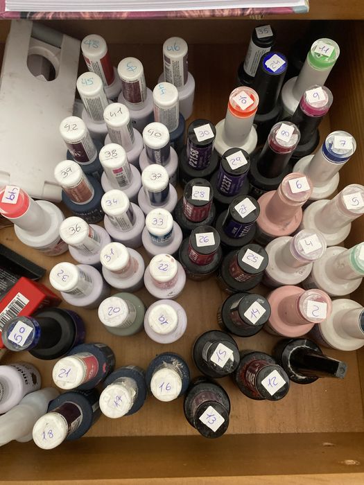 Material unhas de gel e pestanas