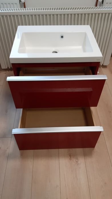 Szafka umywalkowa z umywalką