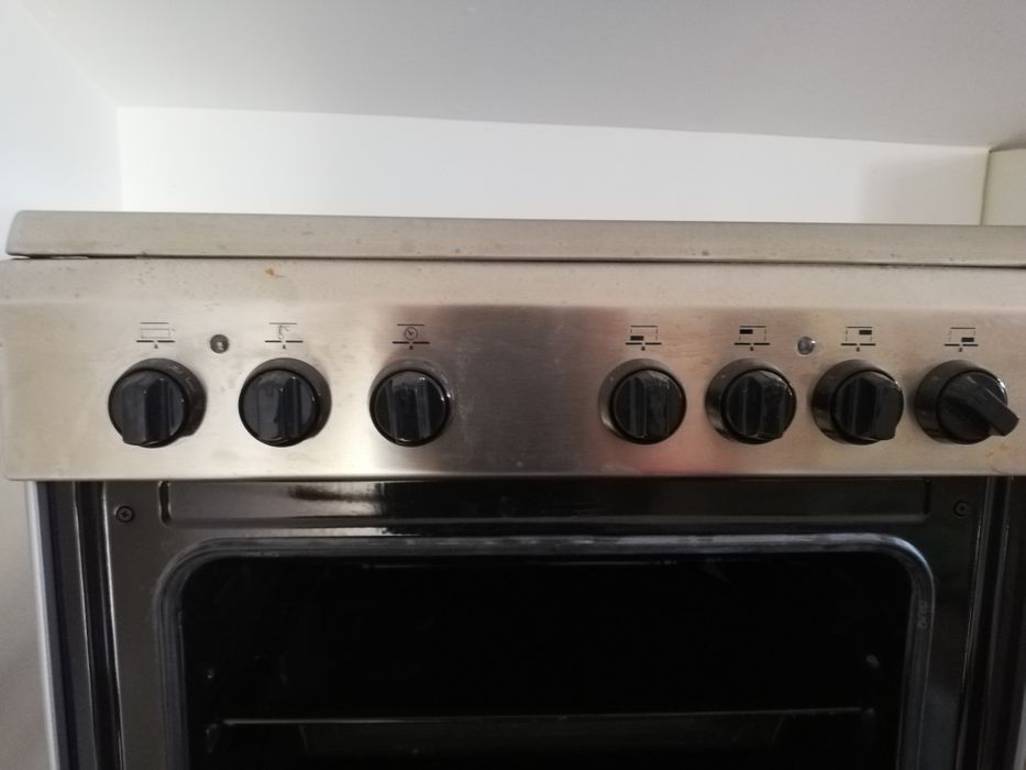 Forno + placa de indução Indesit