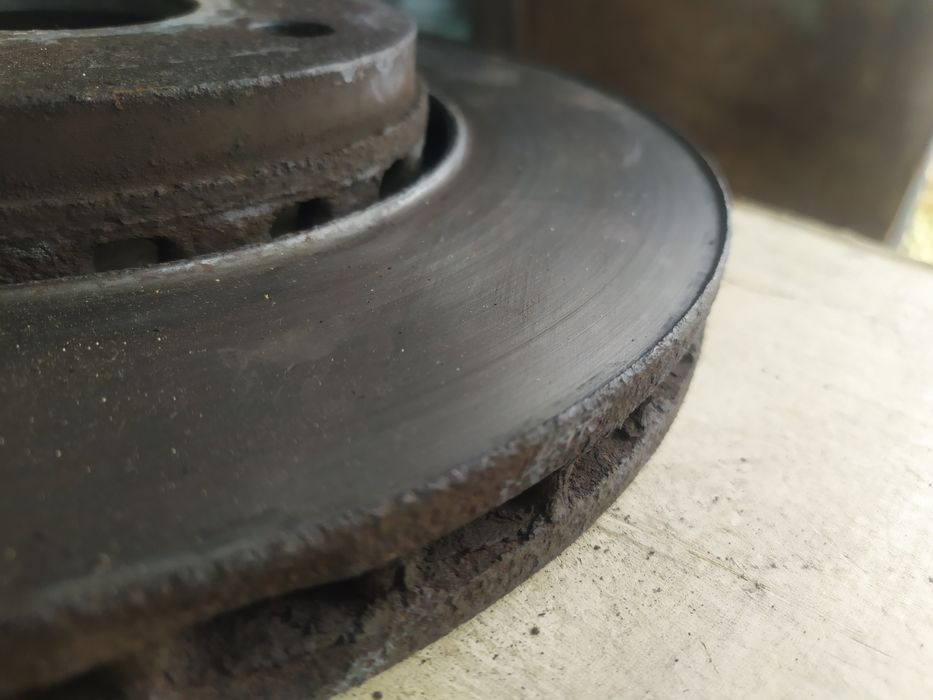 Диски тормозные передние Renauit Kangoo 2