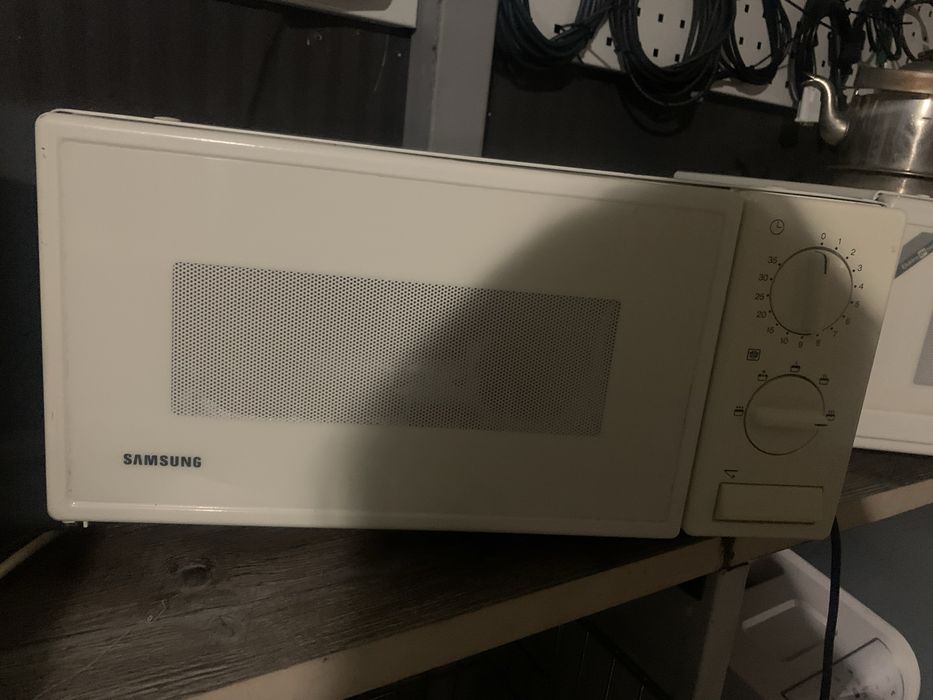 Мікрохвильова піч Samsung