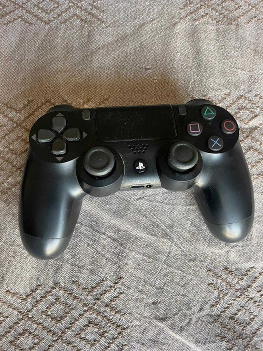 Playstation 4 + Comando Preto