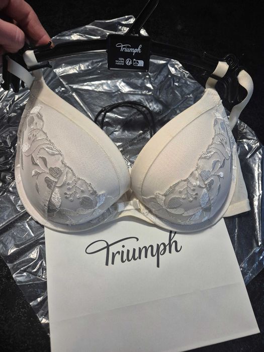 Nowy biustonosz Triumph Sexy Angel Spotlight WHU01, 70E, push-up