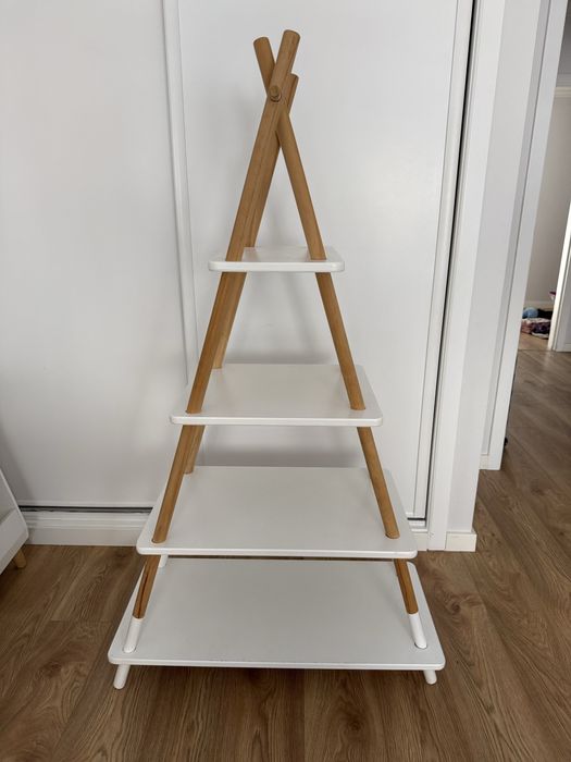 Estante pirâmide crianca