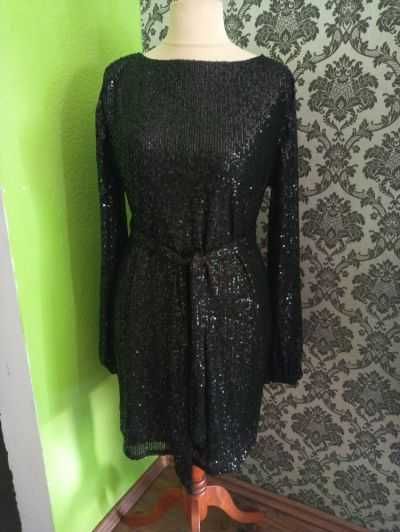 Sukienka z cekinów - 44