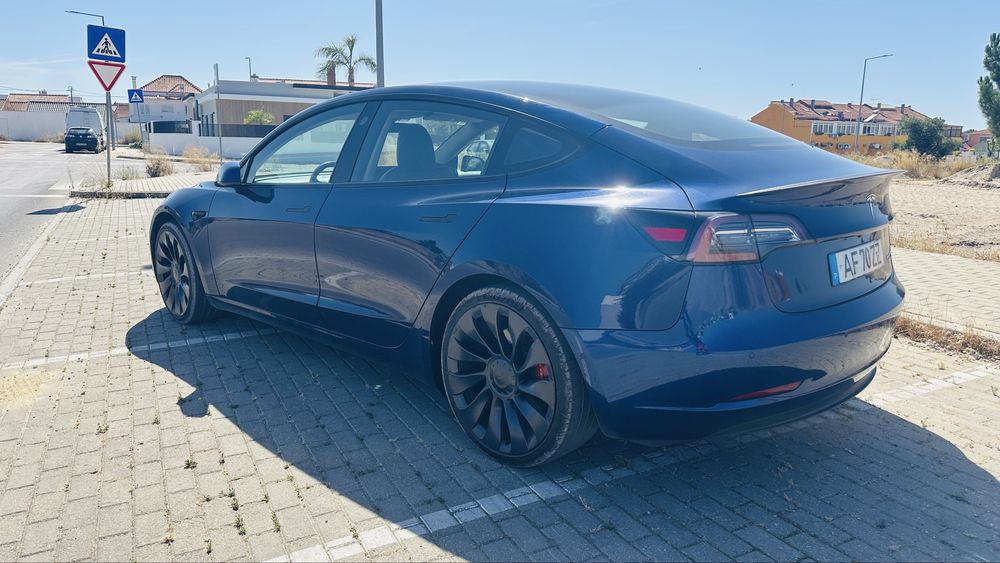 Tesla Model 3 — fotografia 4