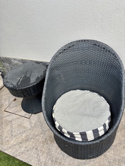 Conjunto de jardim em vime preto – Poltrona + mesa