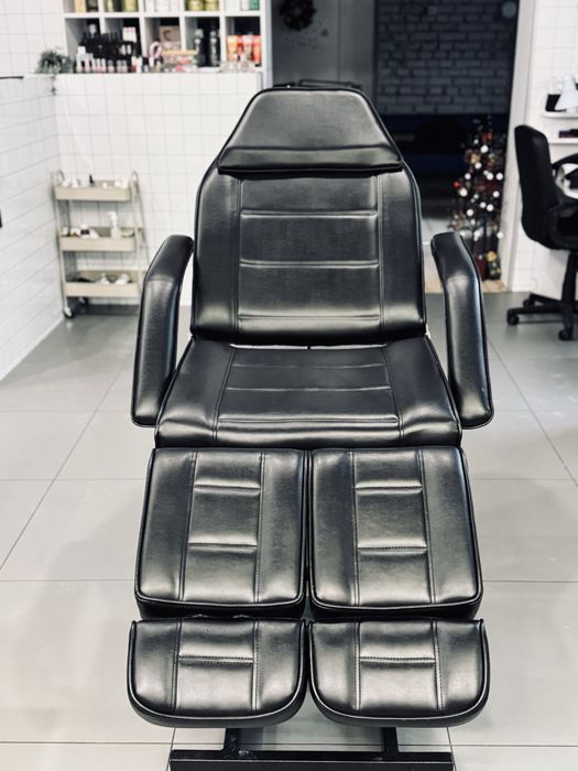 Крісло-кушетка педикюрно косметологічна