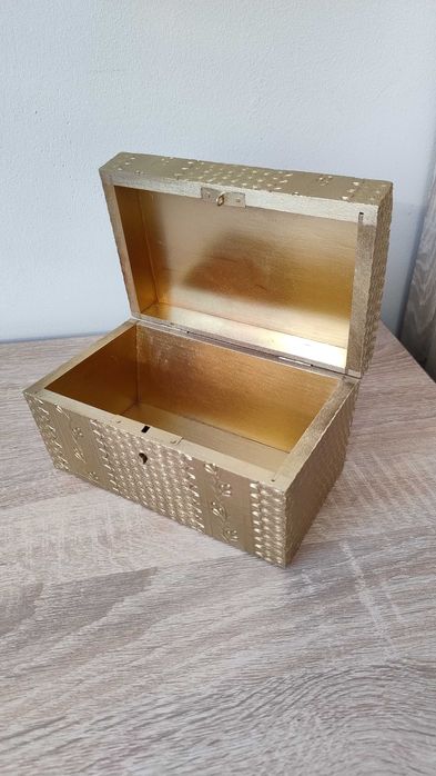 Drewniana szkatułka / PRL