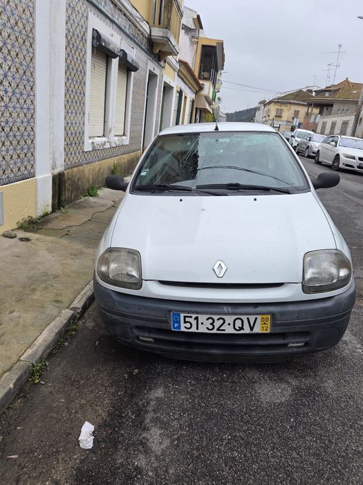 Renault clio comercial usado