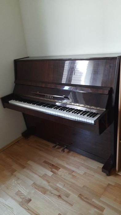 Pianino LIRIKA, ciemny brąz,  lakierowane
