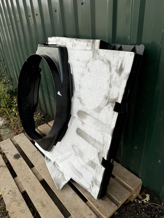 Пол ванночка пластик обшивка багажника Audi A4 B6 B7