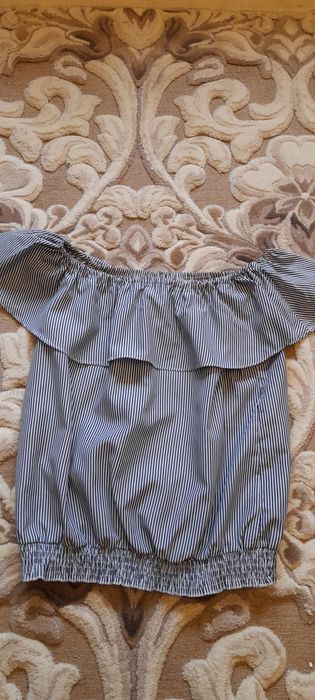 Летний топ с воланом