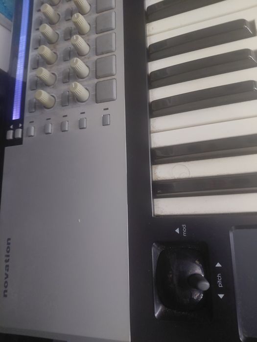 Teclado  midi   impecável