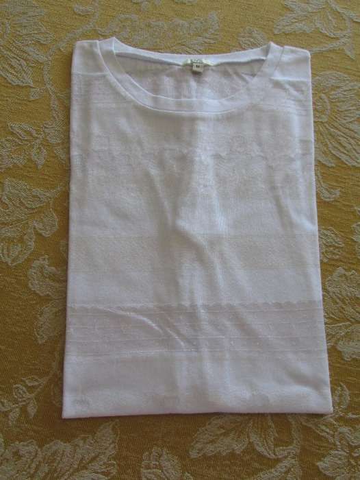 T-shirt OVS com transparências