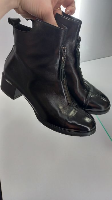 Демісезонні шкіряні черевики