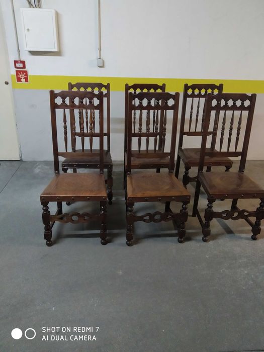 Conjunto mesa extensível e 6 cadeiras