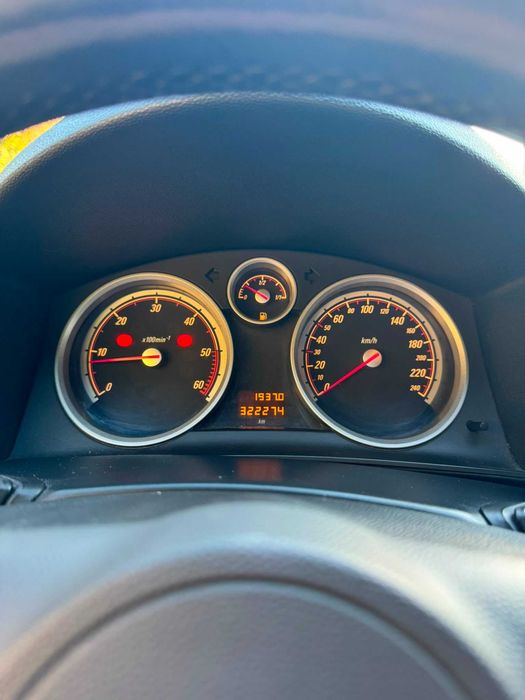 Opel astra gtc 1.3
