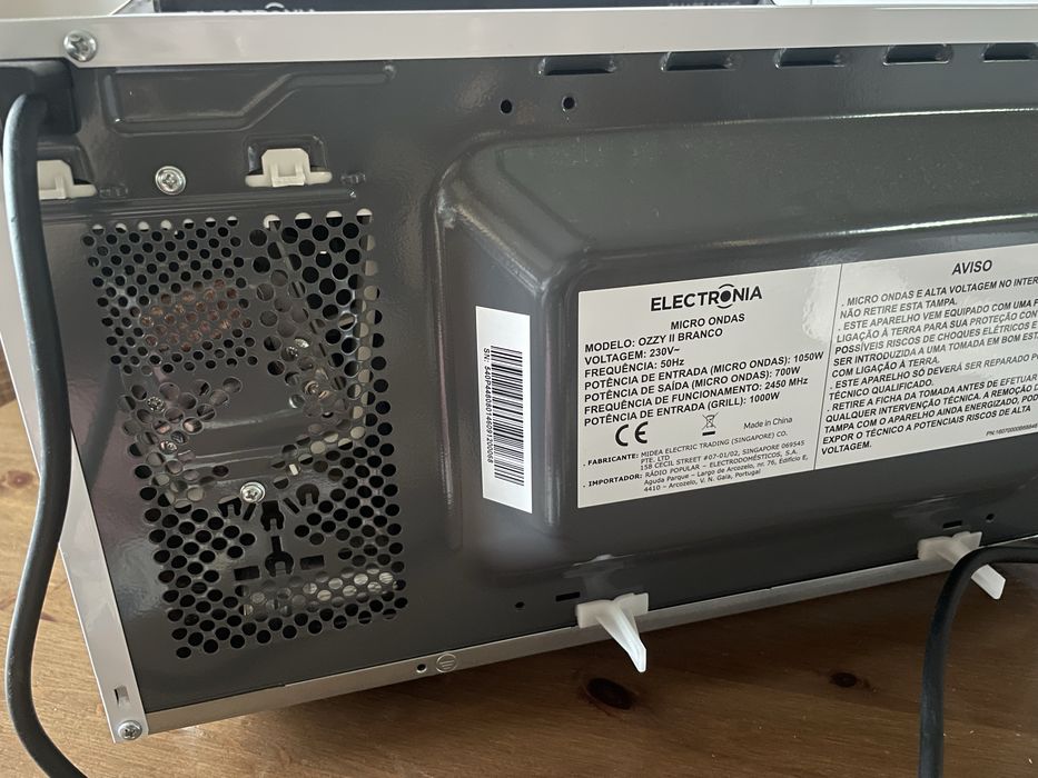 Microondas: Modelo:OZZY II Branco