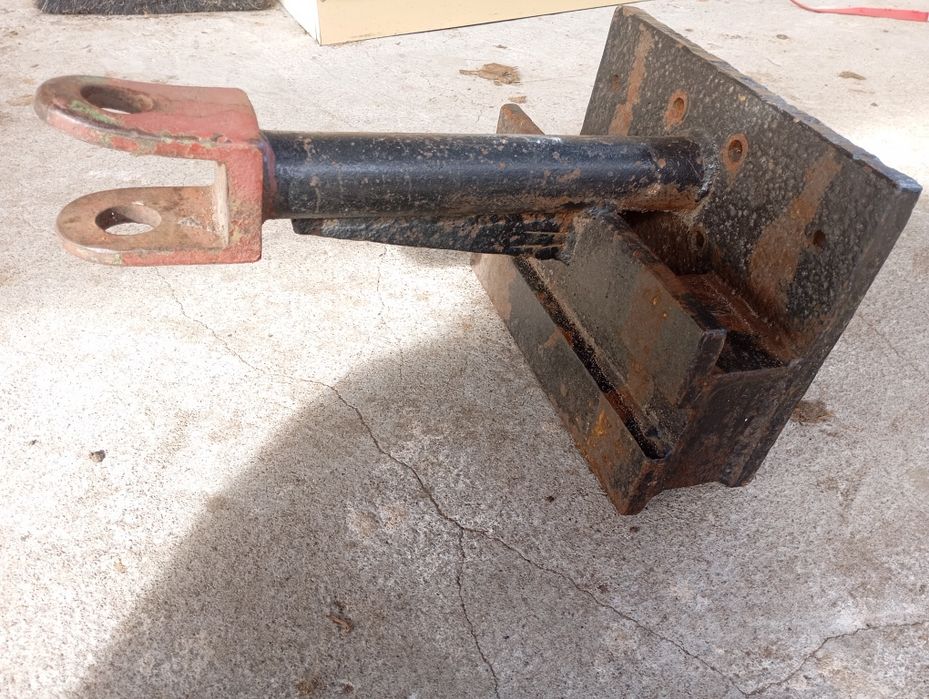 Zaczep przedni c330 obciążnik