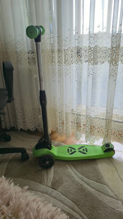 Дитячій самокат складний