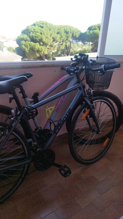 Vendo duas bicicletas em excelente estado de conservação, com suporte ainda na caixa