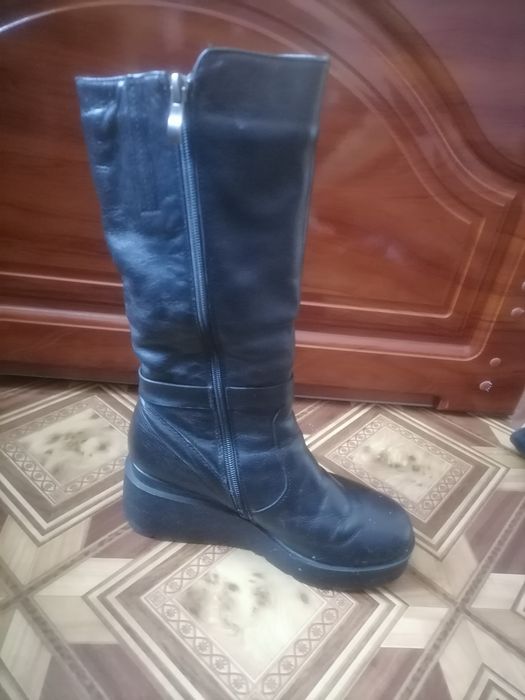 Зимові чоботи жіночі