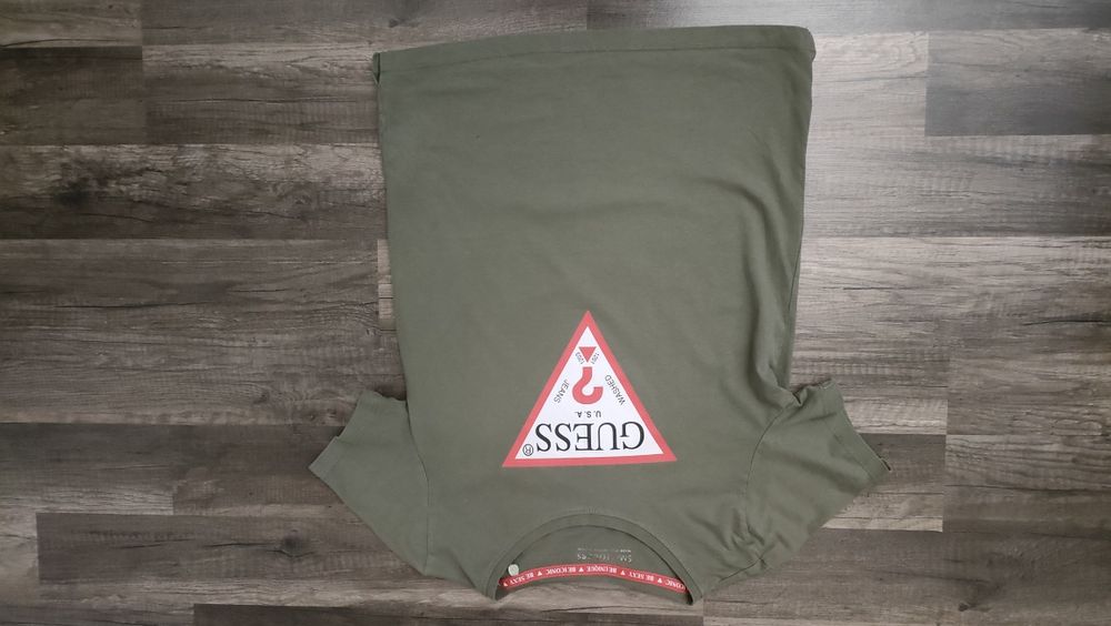 świetny t-shirt GUESS