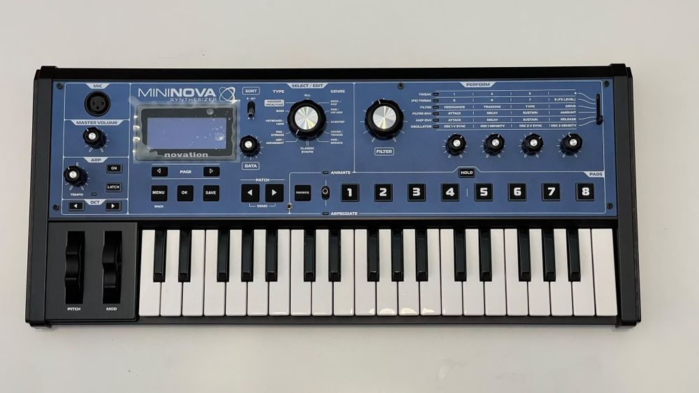 Syntezator Novation Mininova