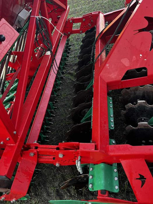 Zestaw uprawowo siewny Agromasz nadbudowany SN300