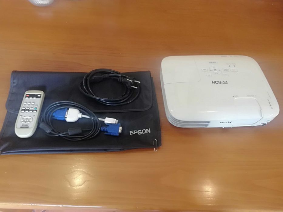 Projector de Vídeo EPSON EB-W7