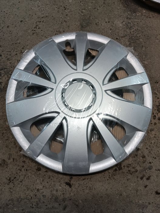 Ковпаки для коліс Leoplast Hit R16"