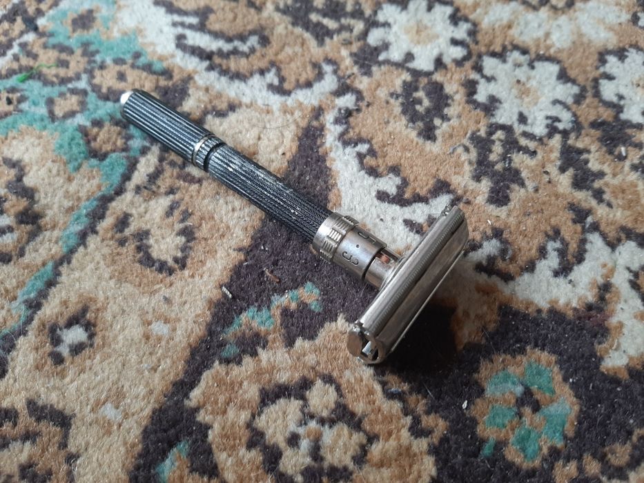 Бритва фирменная Gillette