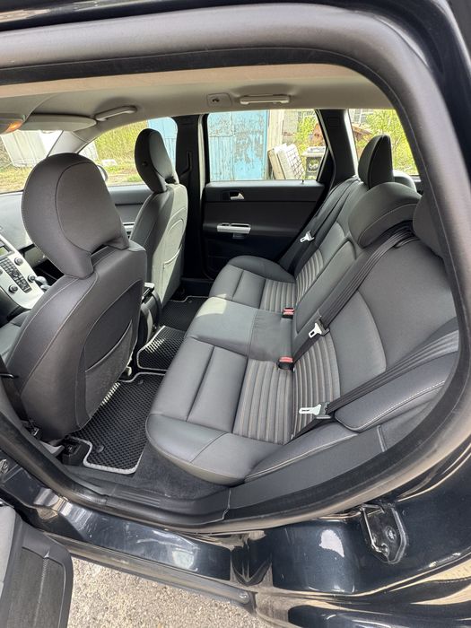 Volvo v50 Drive 2010